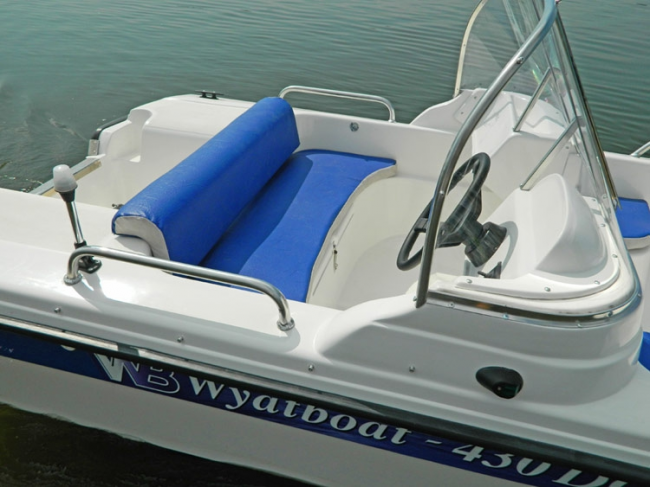 Wyatboat-430DCM (тримаран)